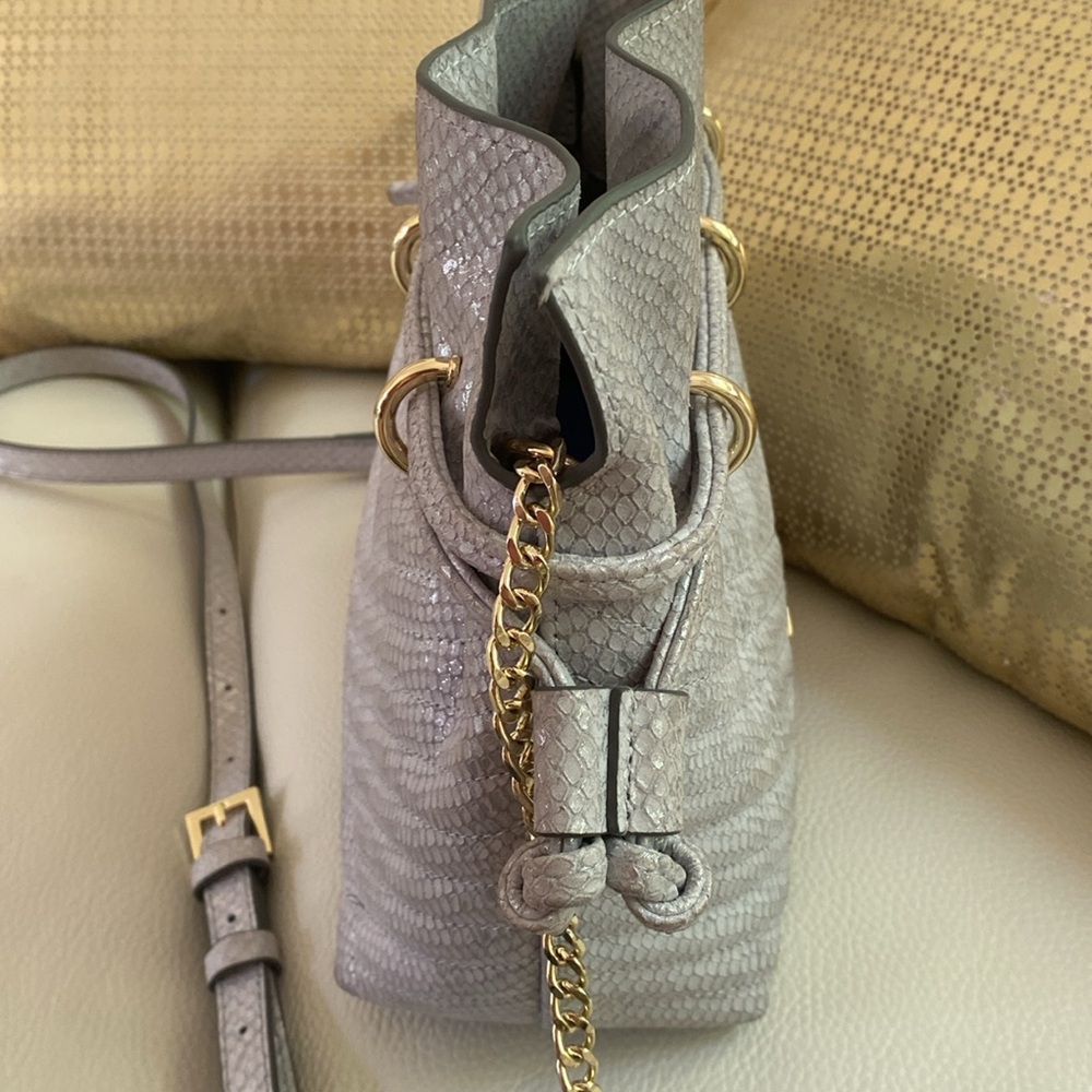 ANTONIO MELANI Soft Quilted Leather Bucket Crossbody Bag Silver - Picture 6 of 10